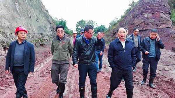 省水利廳督查組到宜賓縣蟠龍湖水庫督查重點(diǎn)水利工程建設(shè)情況