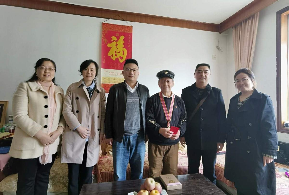 唐驚濤一行走訪慰問(wèn)抗美援朝志愿軍老戰(zhàn)士