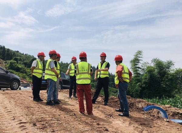 袁斌一行到豐都龍興壩項(xiàng)目檢查指導(dǎo)工作