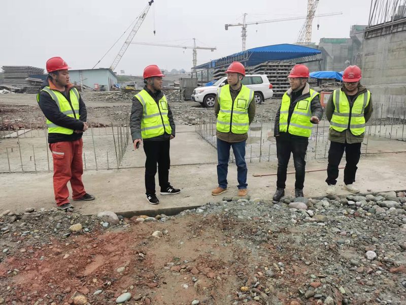 公司黨委書記、董事長(zhǎng)代勇一行到岷江虎渡溪航電樞紐工程項(xiàng)目檢查指導(dǎo)工作