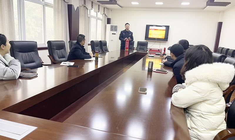 公司資陽(yáng)辦公區(qū)開(kāi)展節(jié)前消防知識(shí)培訓(xùn)