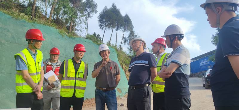 水利廳安全生產(chǎn)專項(xiàng)檢查組到亭子口灌區(qū)一期工程I標(biāo)段開展專項(xiàng)檢查